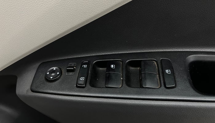 2020 Hyundai AURA S 1.2, Petrol, Manual, 82,228 km, Driver Side Door Panels Control