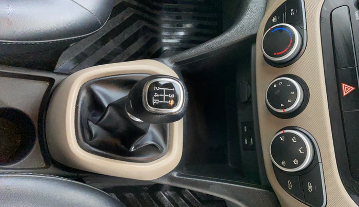 2017 Hyundai Grand i10 SPORTZ 1.2 KAPPA VTVT, Petrol, Manual, 63,498 km, Gear Lever