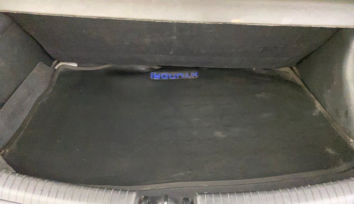 2017 Hyundai Grand i10 SPORTZ 1.2 KAPPA VTVT, Petrol, Manual, 63,498 km, Boot Inside