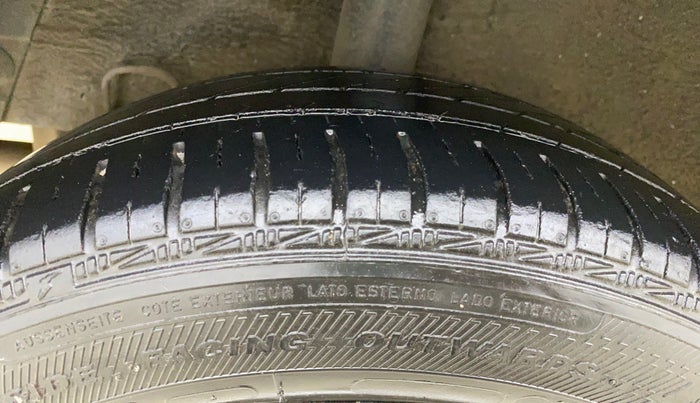 2017 Hyundai Grand i10 SPORTZ 1.2 KAPPA VTVT, Petrol, Manual, 63,498 km, Right Rear Tyre Tread