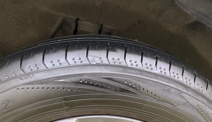 2021 Mahindra XUV700 AX 7 LUXURY P AT 7 STR, Petrol, Automatic, 47,374 km, Right Rear Tyre Tread