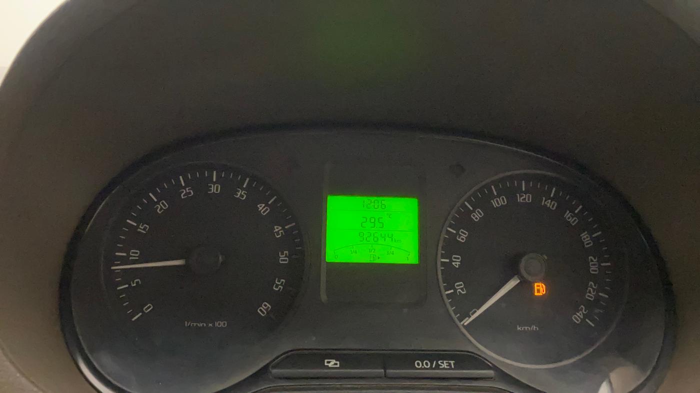 2013 Skoda Rapid AMBITION 1.6 TDI CR MT PLUS, Diesel, Manual, 92,633 km, Odometer Image