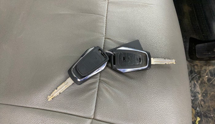 2018 Mahindra KUV 100 NXT K8 D 6 STR, Diesel, Manual, 1,25,416 km, Key Close Up