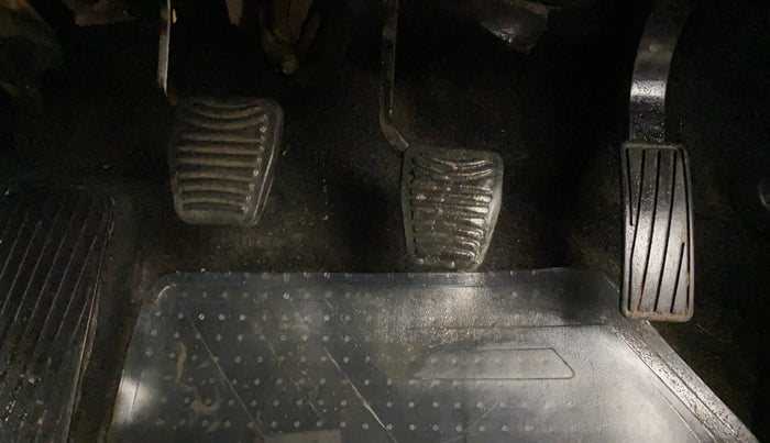 2018 Mahindra KUV 100 NXT K8 D 6 STR, Diesel, Manual, 1,25,416 km, Pedals