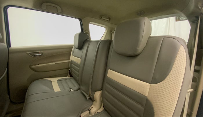 2015 Maruti Ertiga VXI CNG, CNG, Manual, 89,664 km, Right Side Rear Door Cabin
