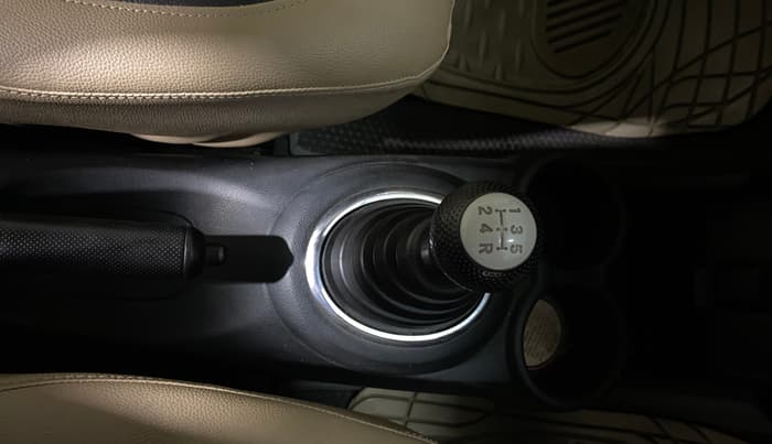 2013 Honda Brio S MT, Petrol, Manual, 754 km, Gear Lever