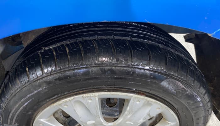2013 Honda Brio S MT, Petrol, Manual, 754 km, Left Rear Tyre Tread