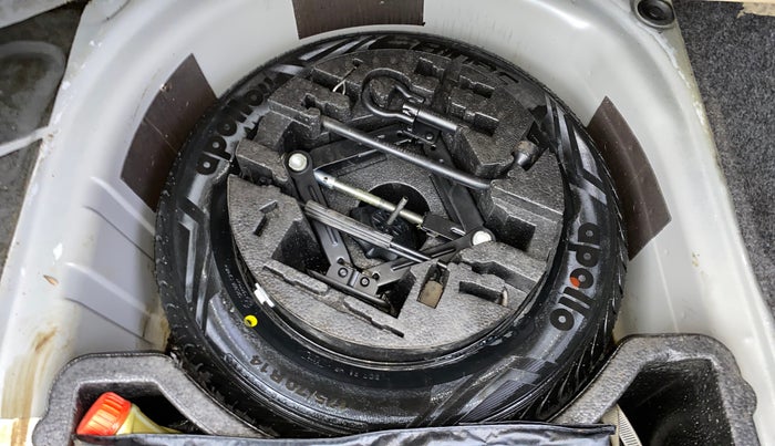 2016 Volkswagen Vento HIGHLINE 1.5 AT, Diesel, Automatic, 55,573 km, Spare Tyre