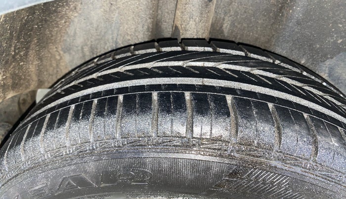 2016 Volkswagen Vento HIGHLINE 1.5 AT, Diesel, Automatic, 55,573 km, Right Rear Tyre Tread