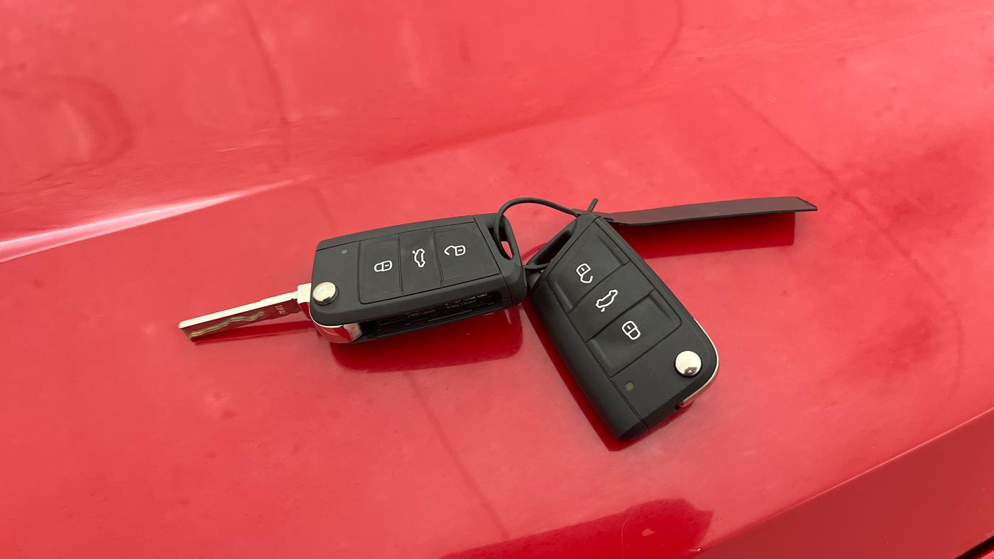2022 Skoda KUSHAQ STYLE 1.0L TSI MT, Petrol, Manual, 53,979 km, Key Close Up