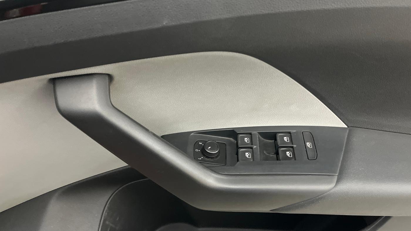 2022 Skoda KUSHAQ STYLE 1.0L TSI MT, Petrol, Manual, 53,979 km, Driver Side Door Panels Control