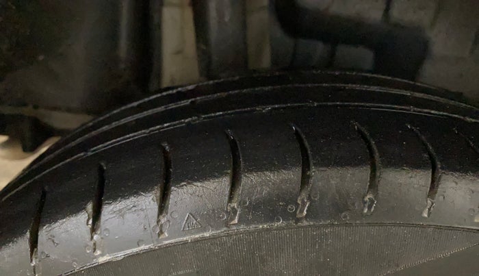 2020 Maruti Swift VXI, Petrol, Manual, 69,270 km, Right Rear Tyre Tread
