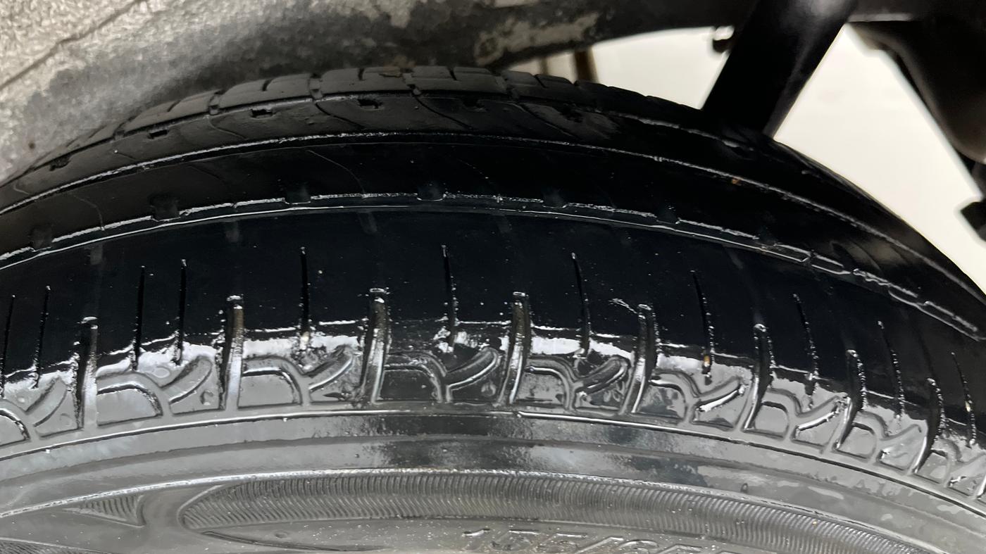 2013 Maruti Wagon R Stingray VXI, Petrol, Manual, 27,804 km, Left Rear Tyre Tread