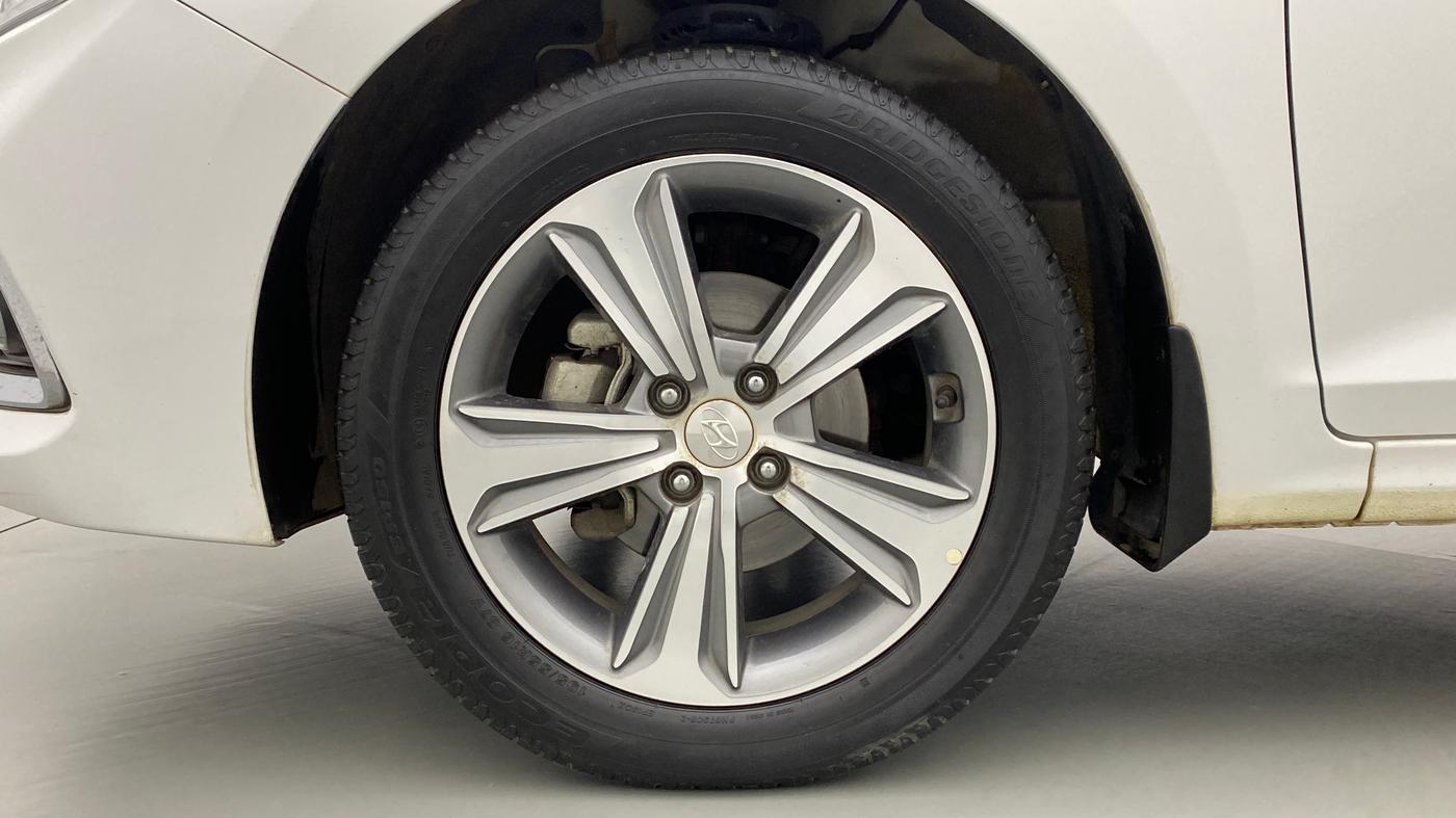 2019 Hyundai Verna 1.6 SX VTVT AT (O), Petrol, Automatic, 21,707 km, Left Front Wheel