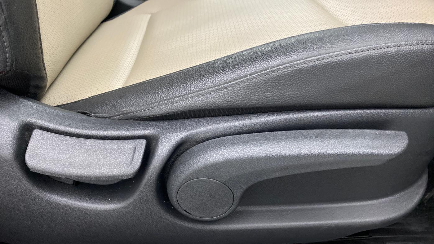2019 Hyundai Verna 1.6 SX VTVT AT (O), Petrol, Automatic, 21,707 km, Driver Side Adjustment Panel