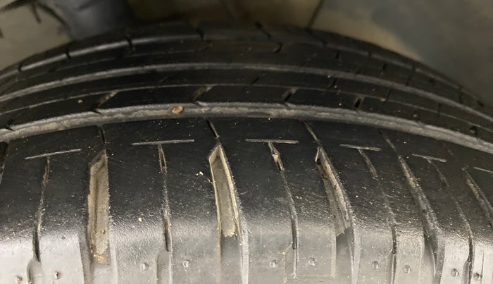 2019 Hyundai Verna 1.6 SX VTVT AT (O), Petrol, Automatic, 21,707 km, Right Front Tyre Tread