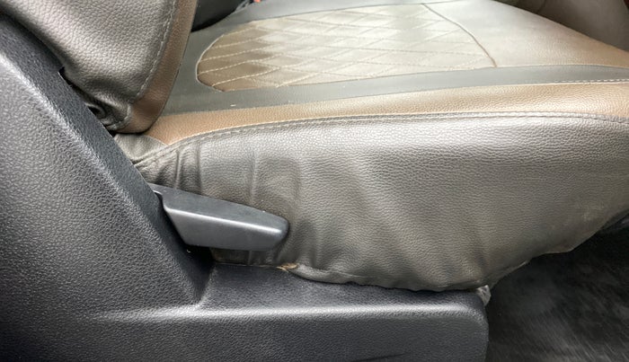 2019 Renault Duster RXS 85 PS, Diesel, Manual, 42,282 km, Driver Side Adjustment Panel