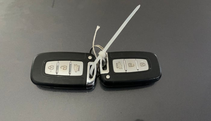 2014 Hyundai Verna FLUIDIC 1.6 VTVT SX, Petrol, Manual, 64,978 km, Key Close Up