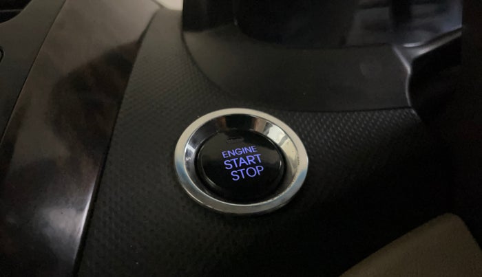 2014 Hyundai Verna FLUIDIC 1.6 VTVT SX, Petrol, Manual, 64,978 km, Keyless Start/ Stop Button