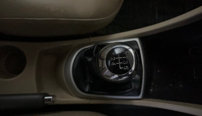 2014 Hyundai Verna FLUIDIC 1.6 VTVT SX, Petrol, Manual, 64,978 km, Gear Lever