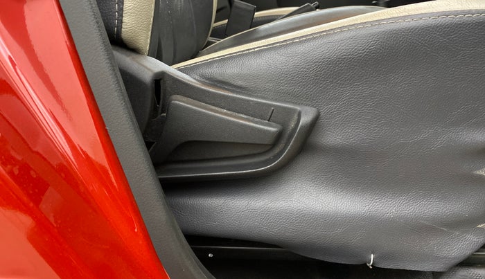 2022 Maruti Alto K10 VXI PLUS, Petrol, Manual, 20,369 km, Driver Side Adjustment Panel