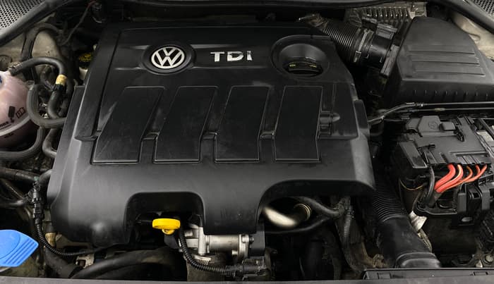 2017 Volkswagen Polo HIGHLINE1.5L, Diesel, Manual, 1,09,963 km, Engine View