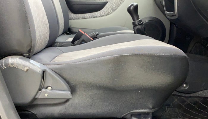2017 Maruti Alto 800 VXI, Petrol, Manual, 28,727 km, Driver Side Adjustment Panel