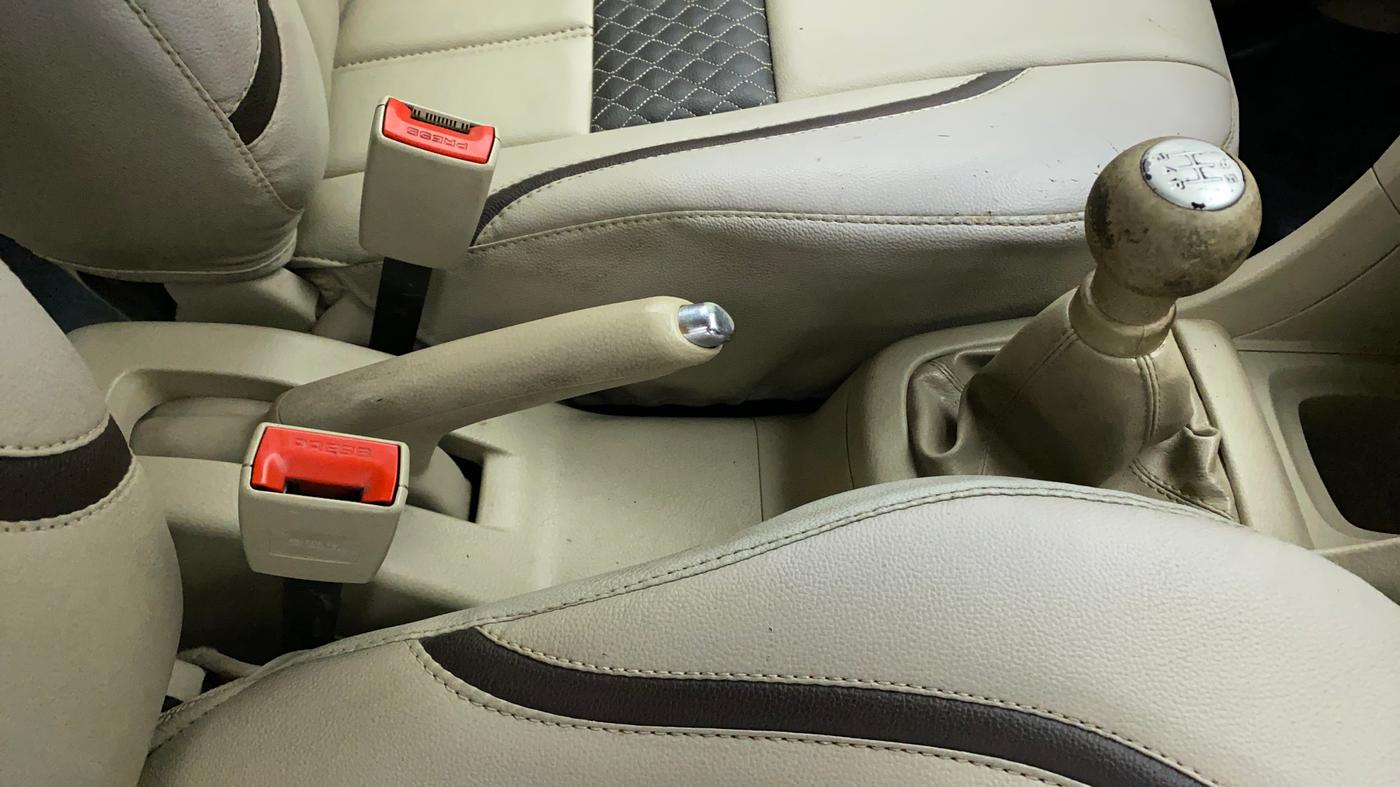 2016 Maruti Swift Dzire VXI, Petrol, Manual, 74,599 km, Gear Lever