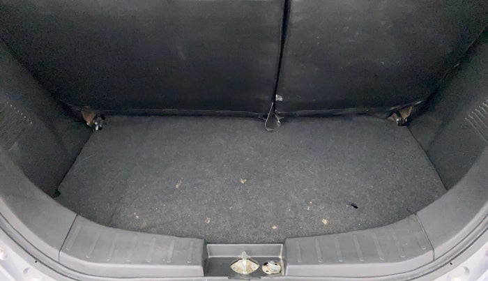 2017 Maruti Wagon R 1.0 VXI AMT, Petrol, Automatic, 61,081 km, Boot Inside
