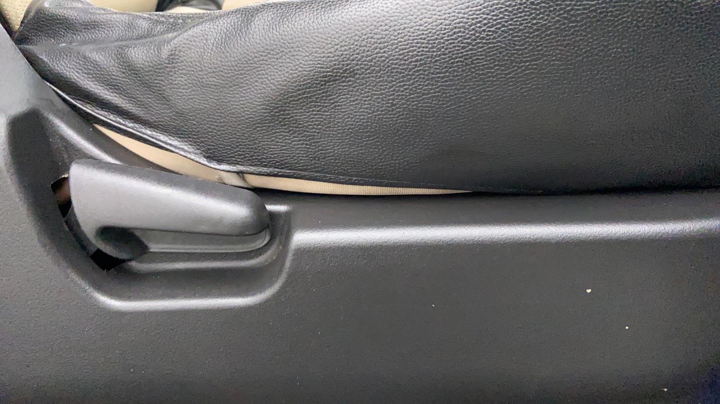 2017 Maruti Wagon R 1.0 VXI AMT, Petrol, Automatic, 61,081 km, Driver Side Adjustment Panel