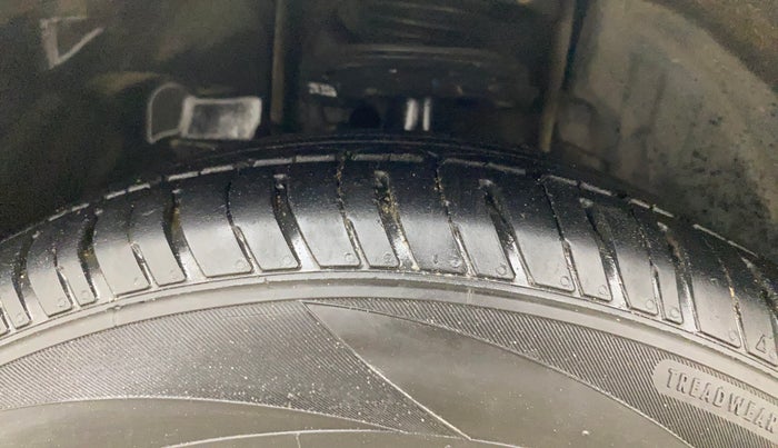 2016 Tata Tiago XZ PETROL, Petrol, Manual, 79,231 km, Left Front Tyre Tread