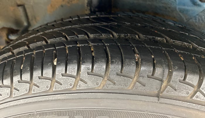 2014 Maruti Celerio VXI d, Petrol, Manual, 62,904 km, Right Rear Tyre Tread