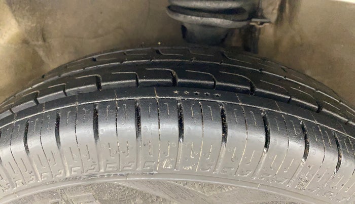 2016 Maruti Alto 800 LXI, Petrol, Manual, 87,320 km, Left Front Tyre Tread