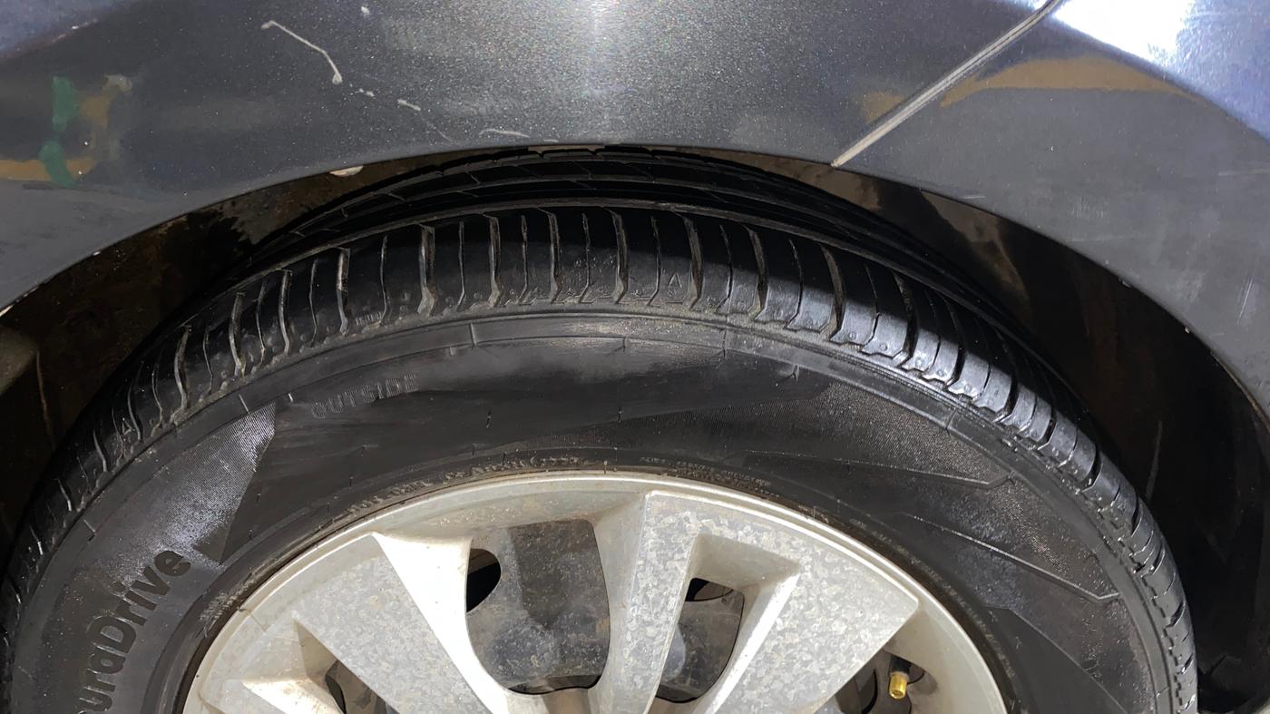 2016 Tata Zest XMS PETROL, Petrol, Manual, 19,212 km, Right Front Tyre Tread