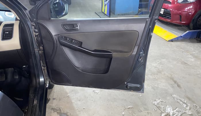2016 Tata Zest XMS PETROL, Petrol, Manual, 19,212 km, Driver Side Door Panels Control