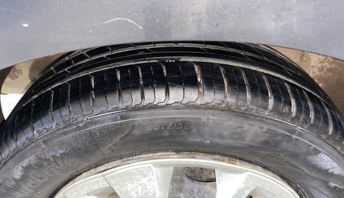 2016 Tata Zest XMS PETROL, Petrol, Manual, 19,212 km, Right Rear Tyre Tread
