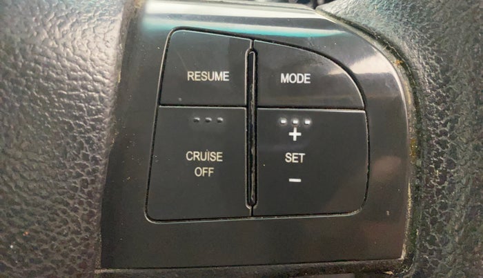 2016 Mahindra NUVOSPORT N8, Diesel, Manual, 1,30,472 km, Adaptive Cruise Control