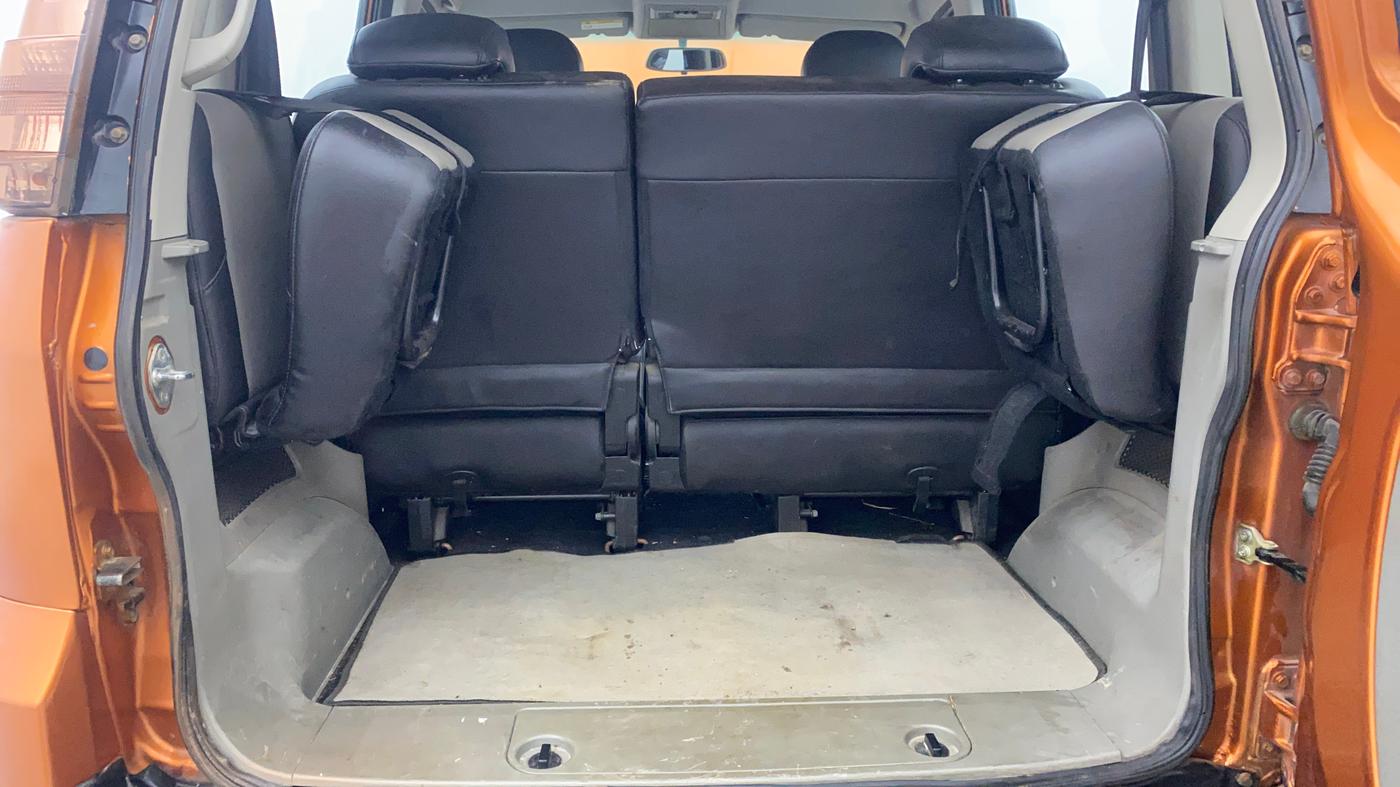 2016 Mahindra NUVOSPORT N8, Diesel, Manual, 1,30,472 km, Boot Inside