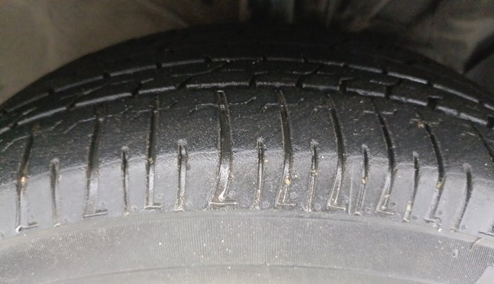 2015 Hyundai Creta SX PLUS 1.6 PETROL, Petrol, Manual, 89,381 km, Right Front Tyre Tread