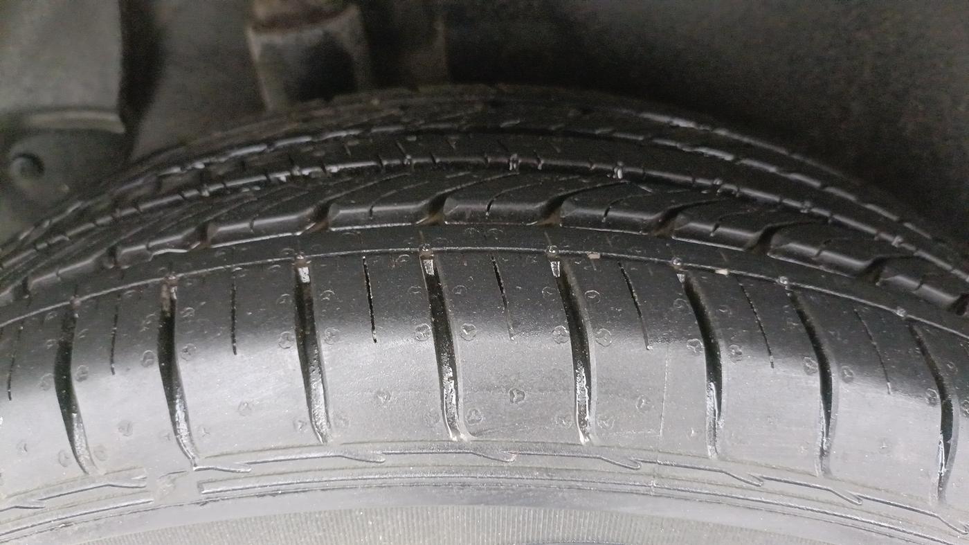 2015 Hyundai Creta SX PLUS 1.6 PETROL, Petrol, Manual, 89,381 km, Right Rear Tyre Tread