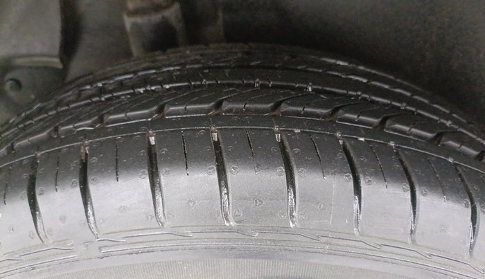 2015 Hyundai Creta SX PLUS 1.6 PETROL, Petrol, Manual, 89,381 km, Right Rear Tyre Tread
