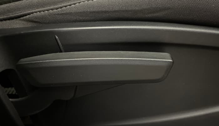 2021 Tata PUNCH CREATIVE AMT 1.2 RTN DUAL TONE, Petrol, Automatic, 89,407 km, Driver Side Adjustment Panel