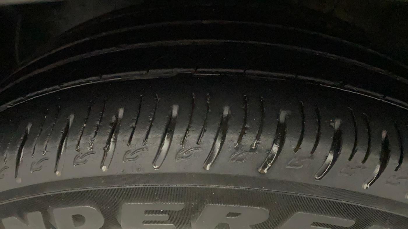 2021 Hyundai VENUE SX 1.0 (O) TURBO, Petrol, Manual, 31,759 km, Left Front Tyre Tread