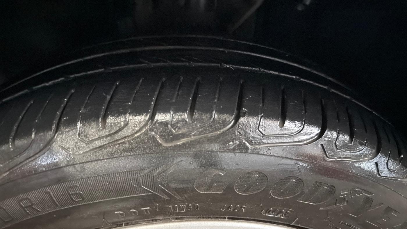 2023 Tata ALTROZ XM PLUS PETROL, Petrol, Manual, 52,545 km, Left Front Tyre Tread