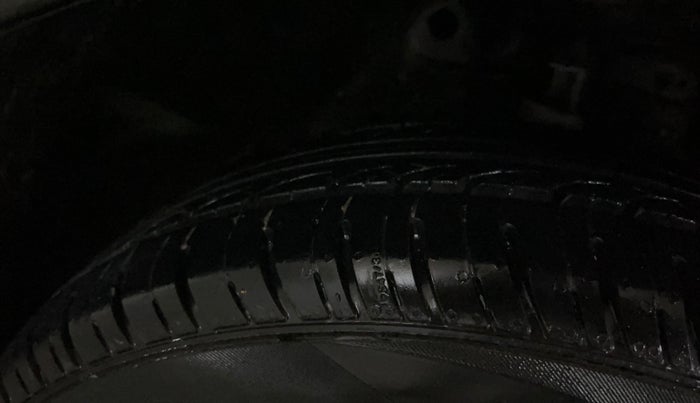 2017 Honda Amaze 1.2L I-VTEC S, Petrol, Manual, 98,131 km, Right Front Tyre Tread