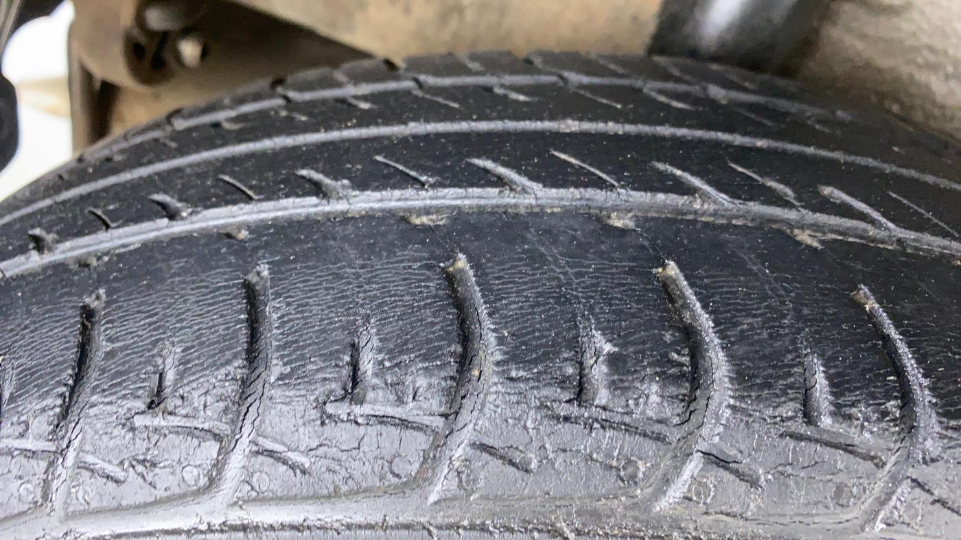 2016 Maruti Celerio ZXI AMT, Petrol, Automatic, 27,097 km, Right Rear Tyre Tread