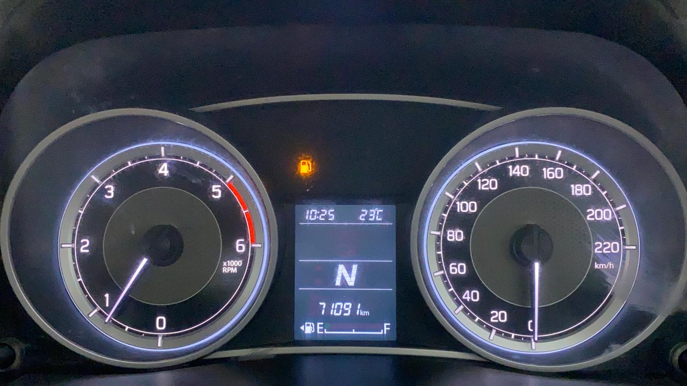 2017 Maruti Dzire VDI AMT, Diesel, Automatic, 71,142 km, Odometer Image
