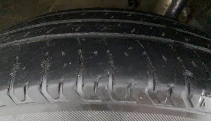 2017 Maruti Dzire VDI AMT, Diesel, Automatic, 71,142 km, Right Rear Tyre Tread