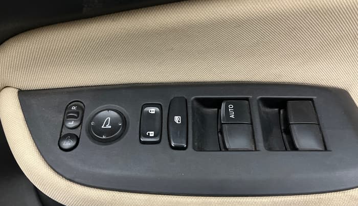 2023 Honda City 1.5L I-VTEC V MT 5TH GEN, Petrol, Manual, 62,169 km, Driver Side Door Panels Control