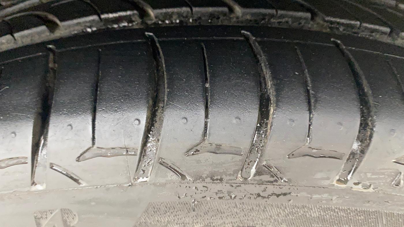 2020 Maruti Baleno ZETA PETROL 1.2, Petrol, Manual, 59,901 km, Right Front Tyre Tread